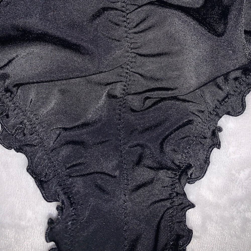 ***SOLD*** Ruffle Scrunch Bikini Bottom - Picture 5 of 9